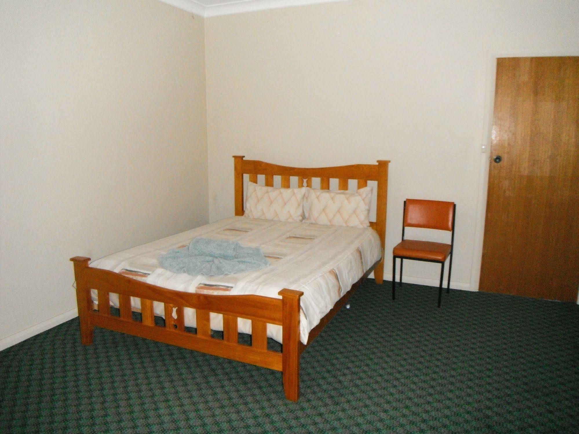 Coomacountry Club Motor Inn Bagian luar foto