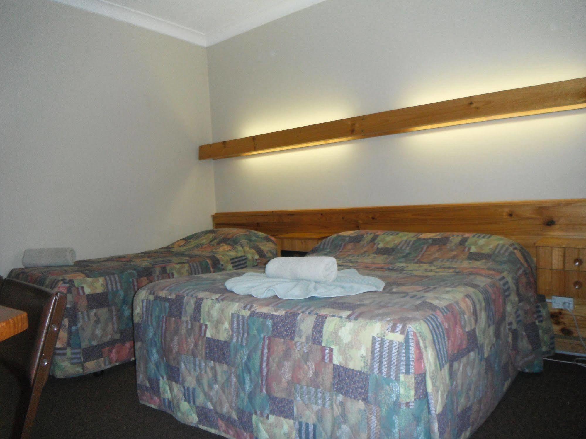 Coomacountry Club Motor Inn Bagian luar foto